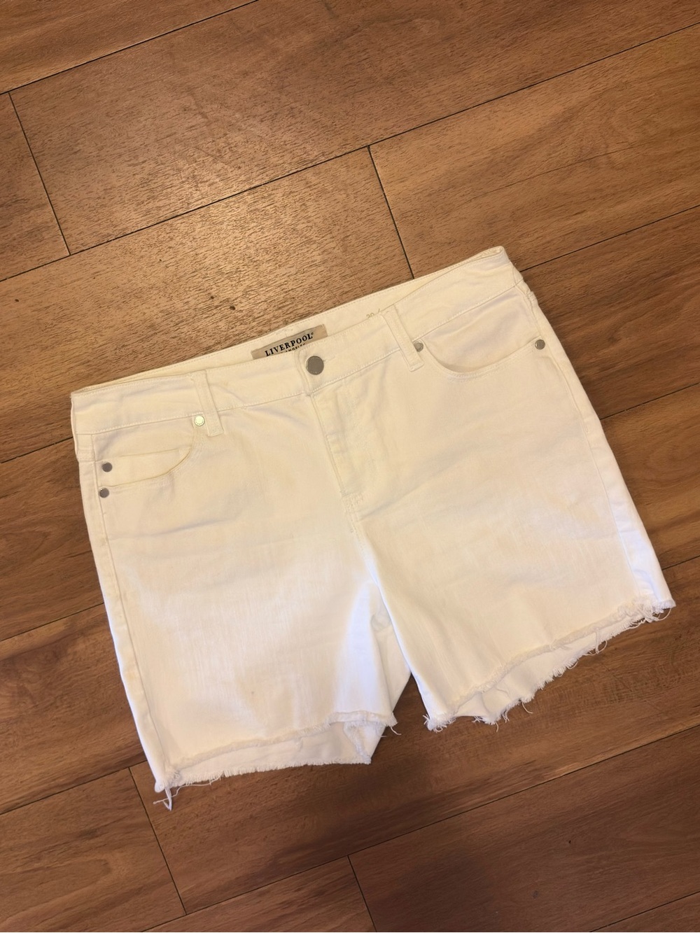 Liverpool Los Angeles | White Frayed Hem Women's Denim Shorts